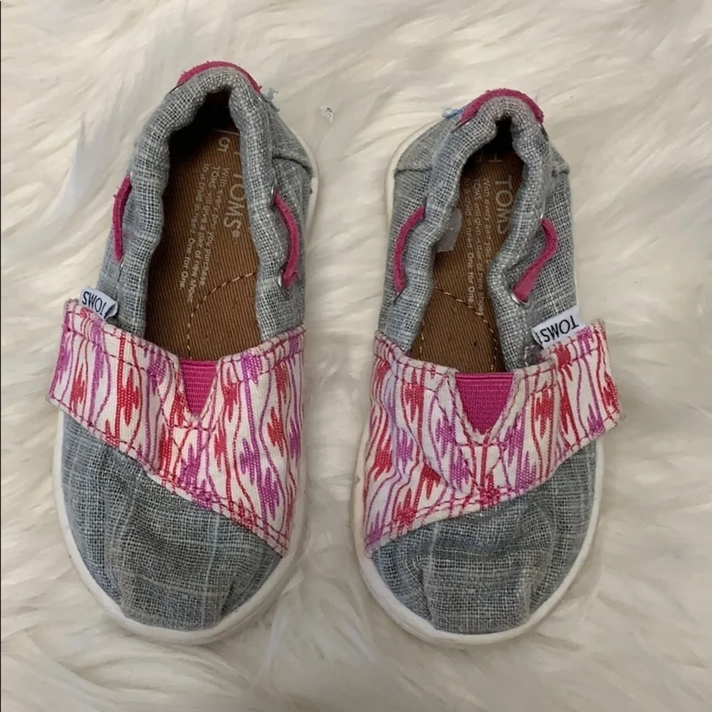 Toms grey pink